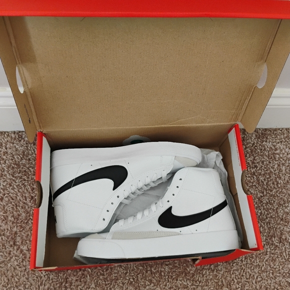 Boys Nike Kids' Grade School Blazer Mid '77 Shoes Size 5.5 Youth - Picture 4 of 10